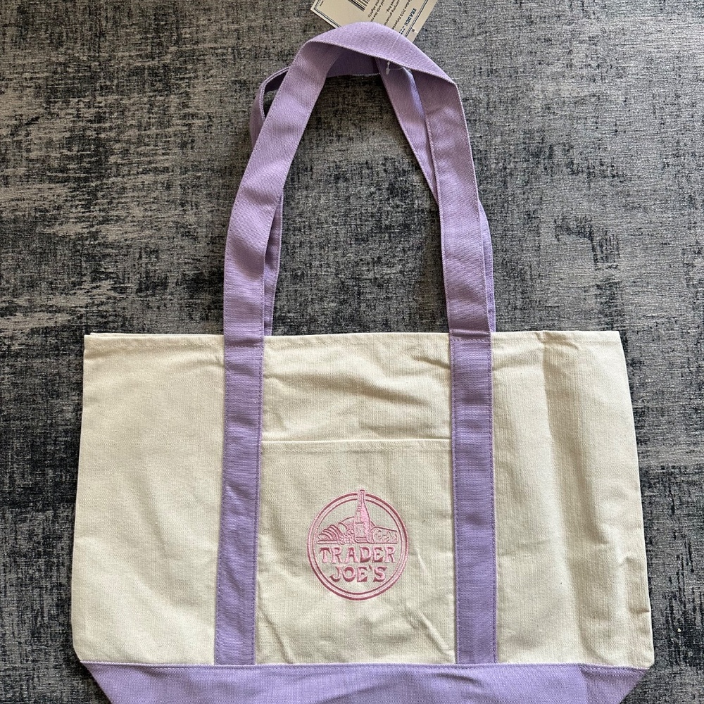 Trader Joe’s Lavender Reusable Tote- Large- Limited Editiion Pastel - New - Picture 3 of 4